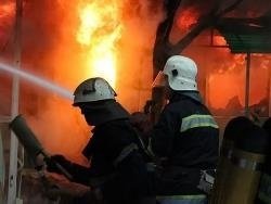 Спасатели МЧС России ликвидировали пожар в частном жилом доме и хозяйственных постройках в Калтанском ГО
