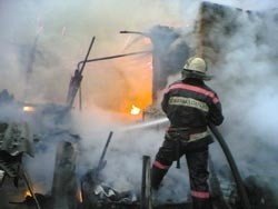 Спасатели МЧС России ликвидировали пожар в частном жилом доме в Калтанском ГО
